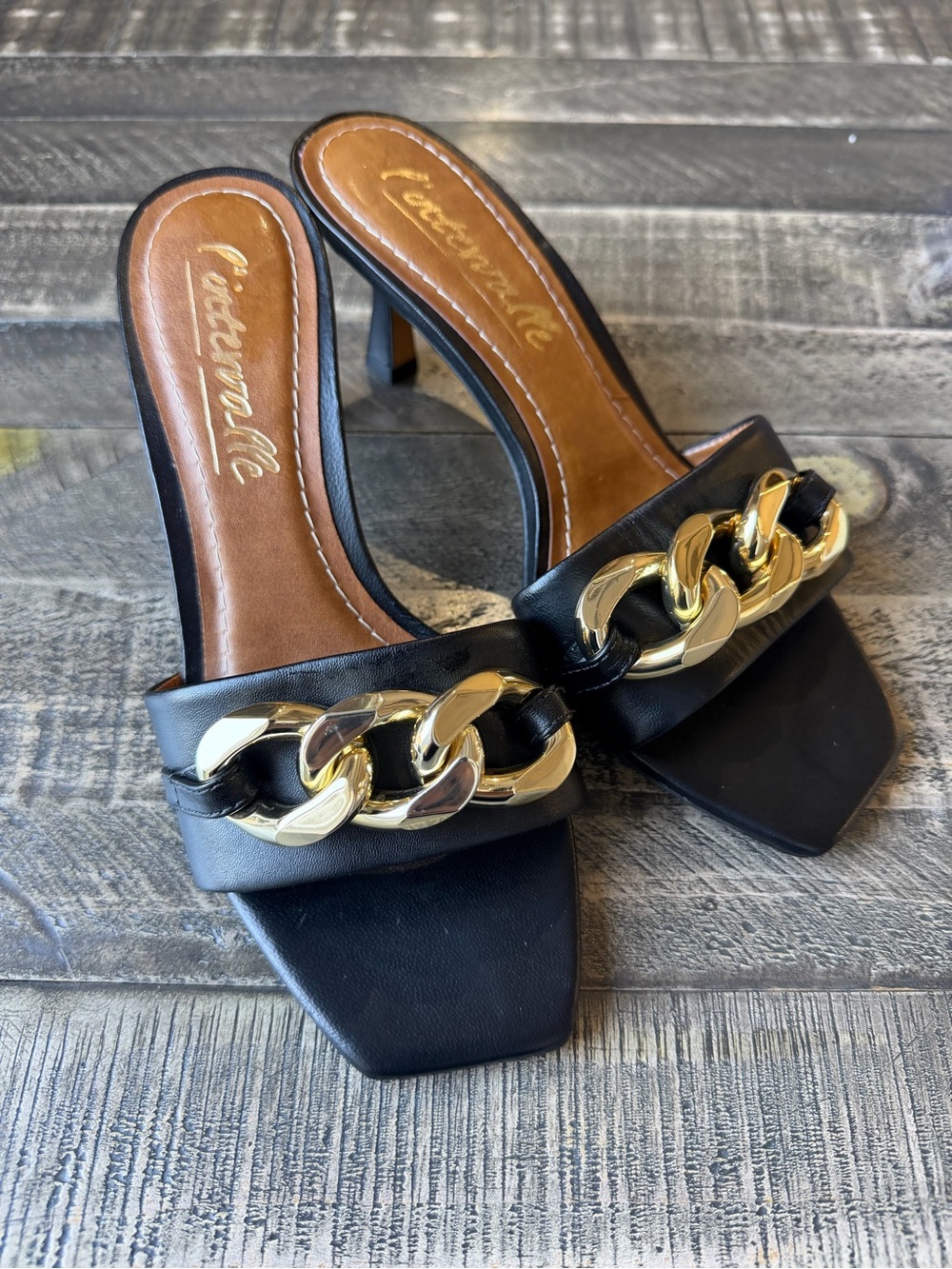 NWOB L’Intervalle Grigio Sandal in Black